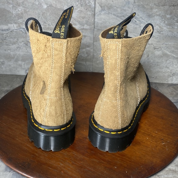 Dr. Martens 1460 Pascal Made in England Emboss Suede Boots - Size: 7 - Picture 4 of 7